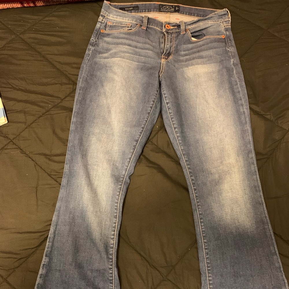 Lucky brand boot cut jeans.
